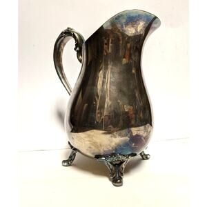 WM Rogers Ornate Plated Silver Stainless Steel Footed Drink Pitcher Ice Lip 317